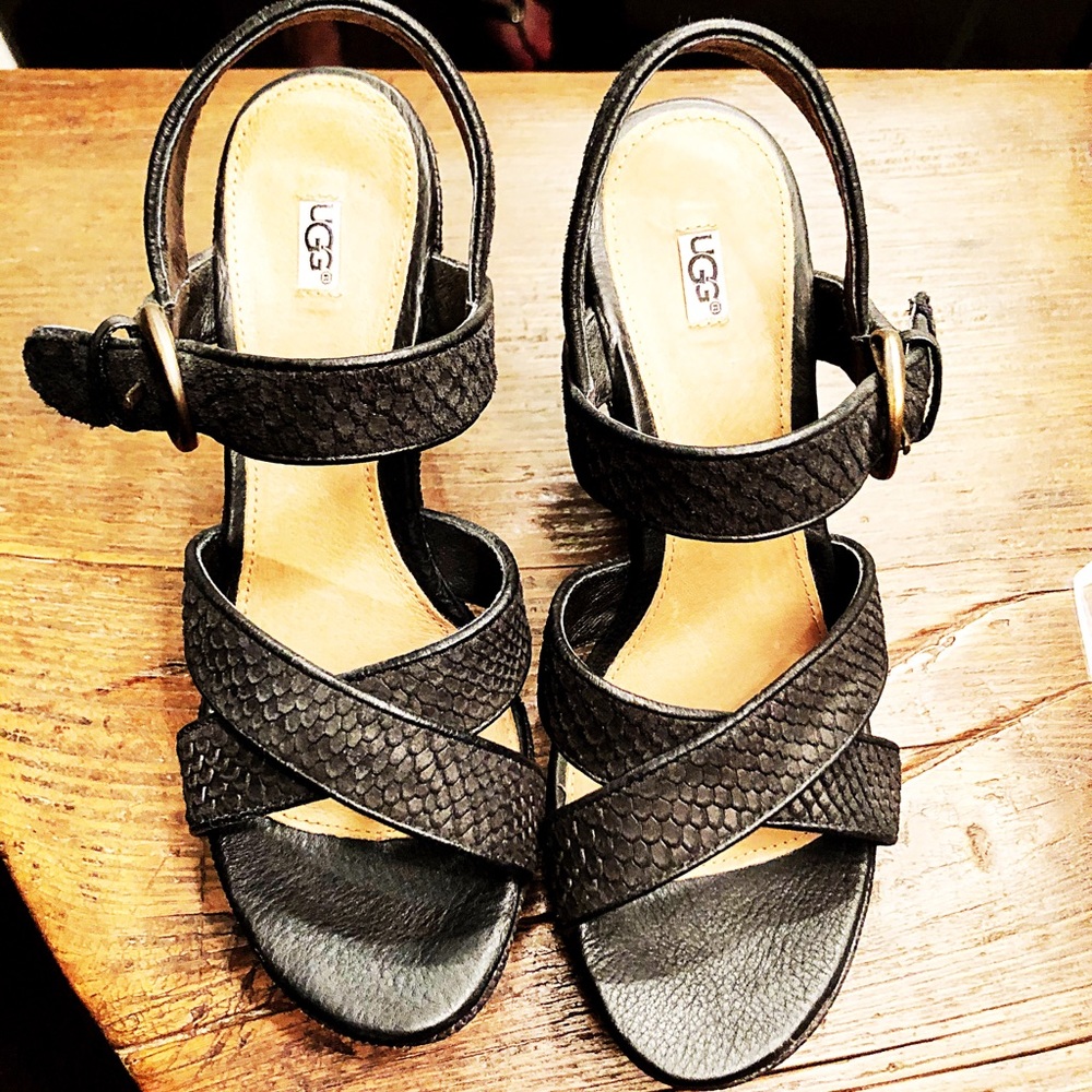 Uggs Black Python Espadrille Platform Wedges 7b - image 3